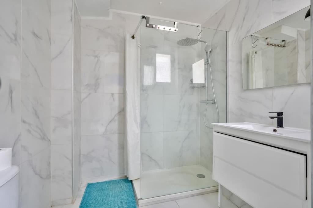 Stunning House With Garden 1 Minute From The Metro Ferienhaus Paris