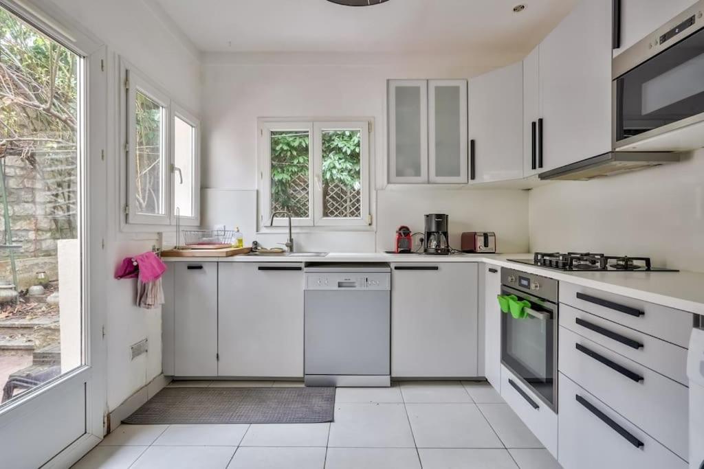 Ferienhaus Stunning House With Garden 1 Minute From The Metro Paris